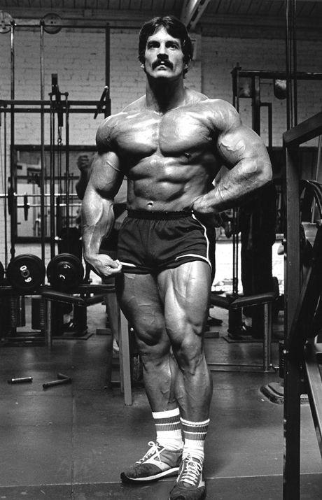 Mike Mentzer in the gym — Heavy Duty era